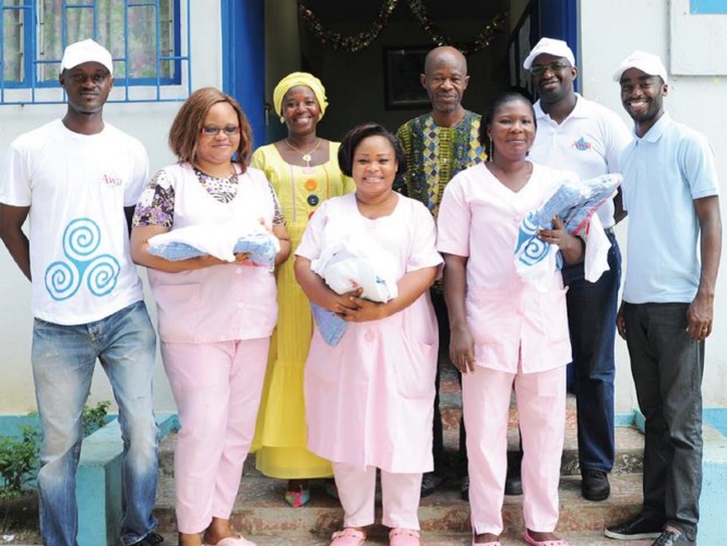 L’équipe de sage-femme de la maternité de Môh faitaih a également bénéficié de la générosité de Awa.