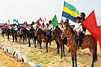 Une vue des chevaux en
compétition et des pays
représentés.