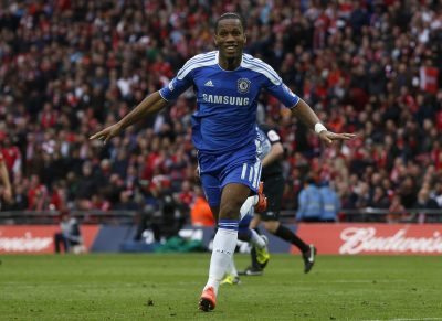 Chelsea's Didier Drogba (L) celebrates after scoring against Liverpool during their FA Cup final soccer match at Wembley Stadium in London, May 5, 2012. Reuters/Eddie Keogh (BRITAIN - Tags: SPORT SOCCER)
